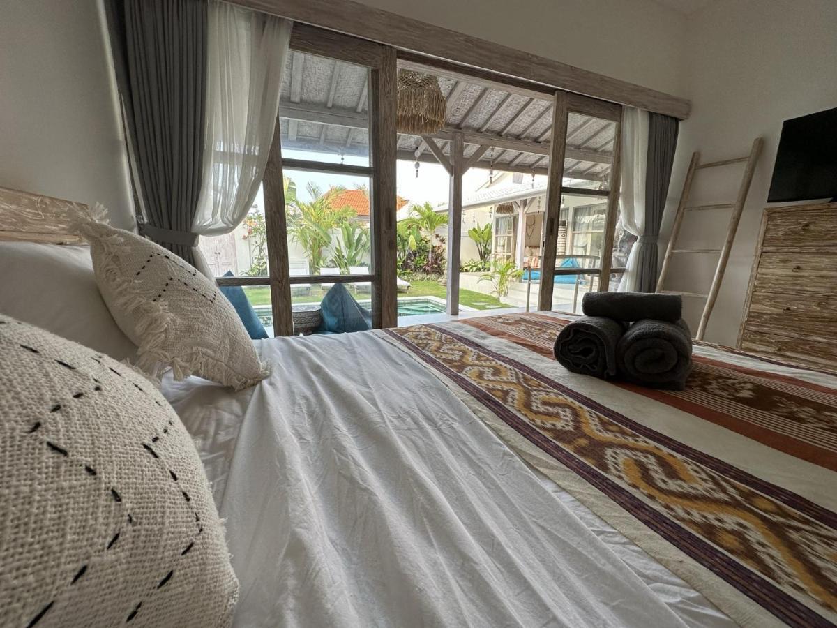 Villa White Karma Seminyak  Exterior photo